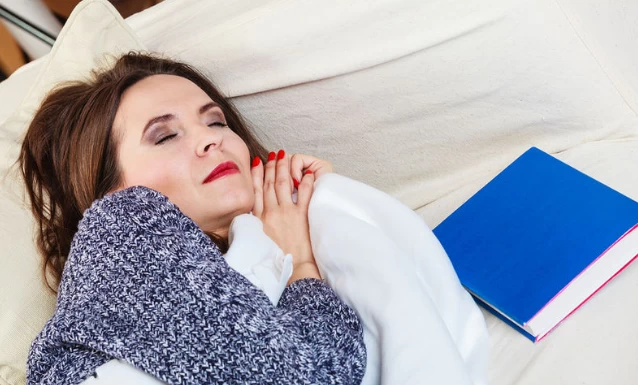 Μεσημεριανός ύπνος: Γνωρίζετε πότε μπορεί να είναι προειδοποίηση της νόσου Αλτσχάιμερ